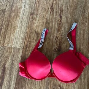 Victoria’s Secret push up bra
